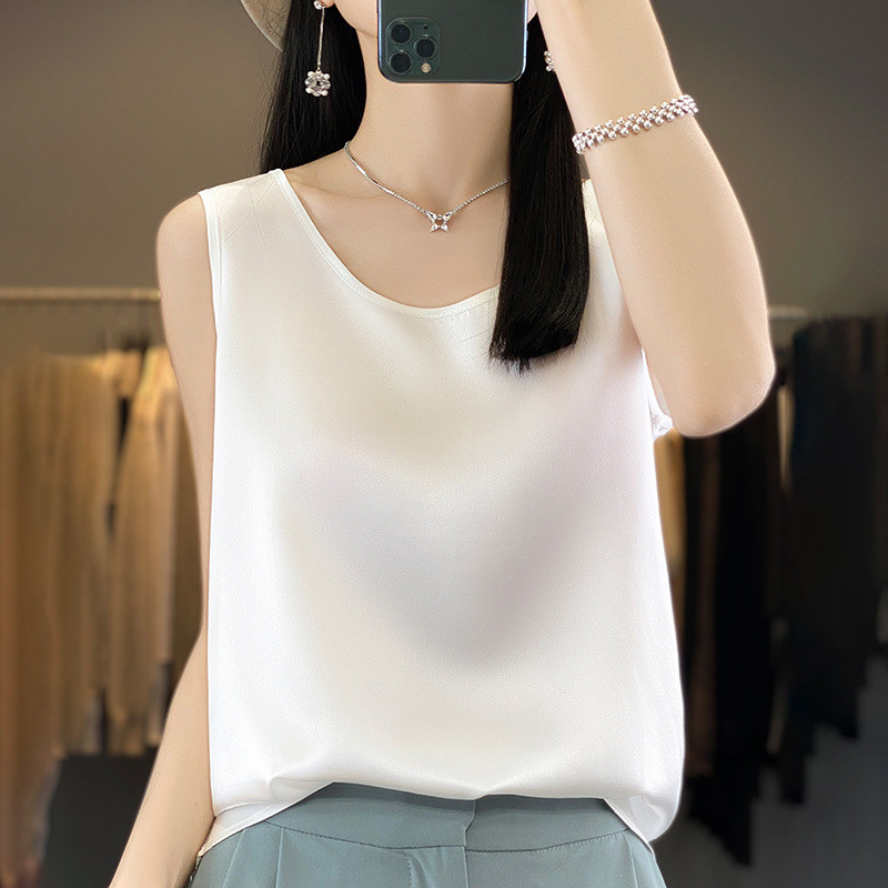 ผ้าไหมซาตินแบบใหม่ฤดูใบไม้ผลิและฤดูร้อนเสื้อสวมหัวแบบสั้นสำหรับผู้หญิงเสื้อแขนกุดคอกลมสายเดี่ยวสีทึบตัวใน